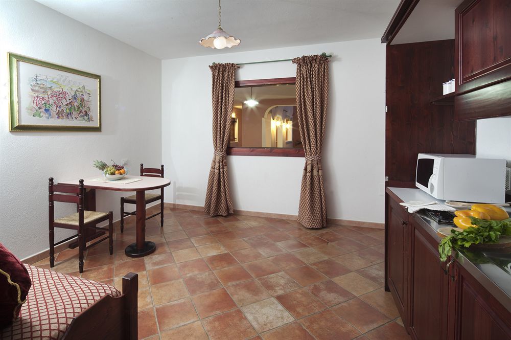 Residence Sos Alinos Кала Либерото Екстериор снимка